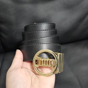 Juicy Couture Reversible Women's belt with a gold circular buckle 41.5" long